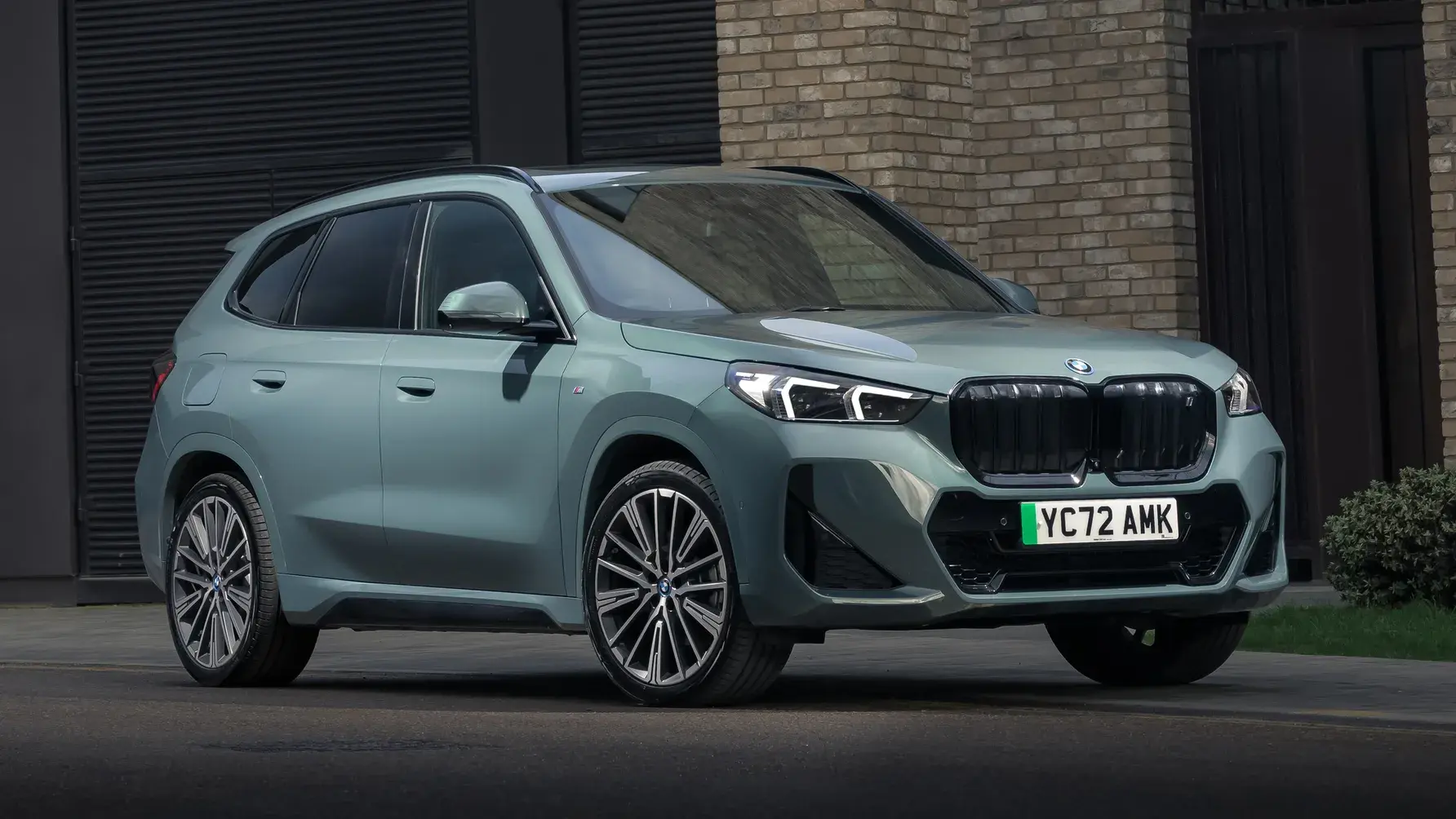 BMW IX1 20 PRO