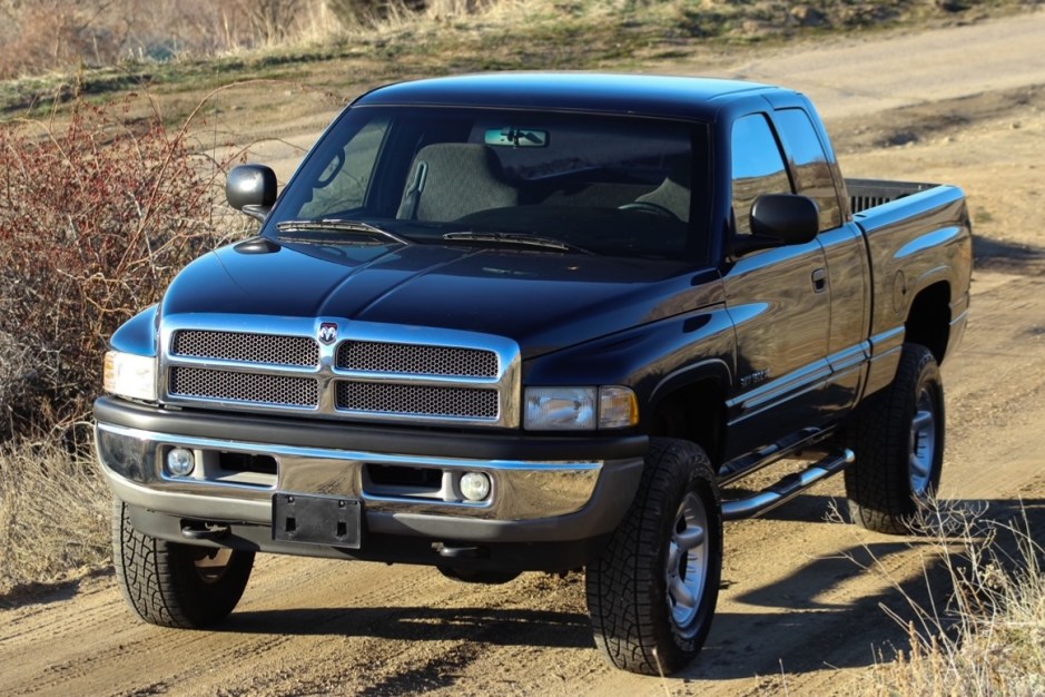 DODGE RAM 1500 LARAMIE SLT