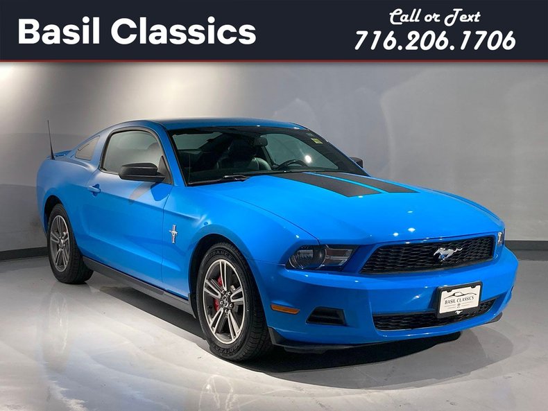 FORD MUSTANG