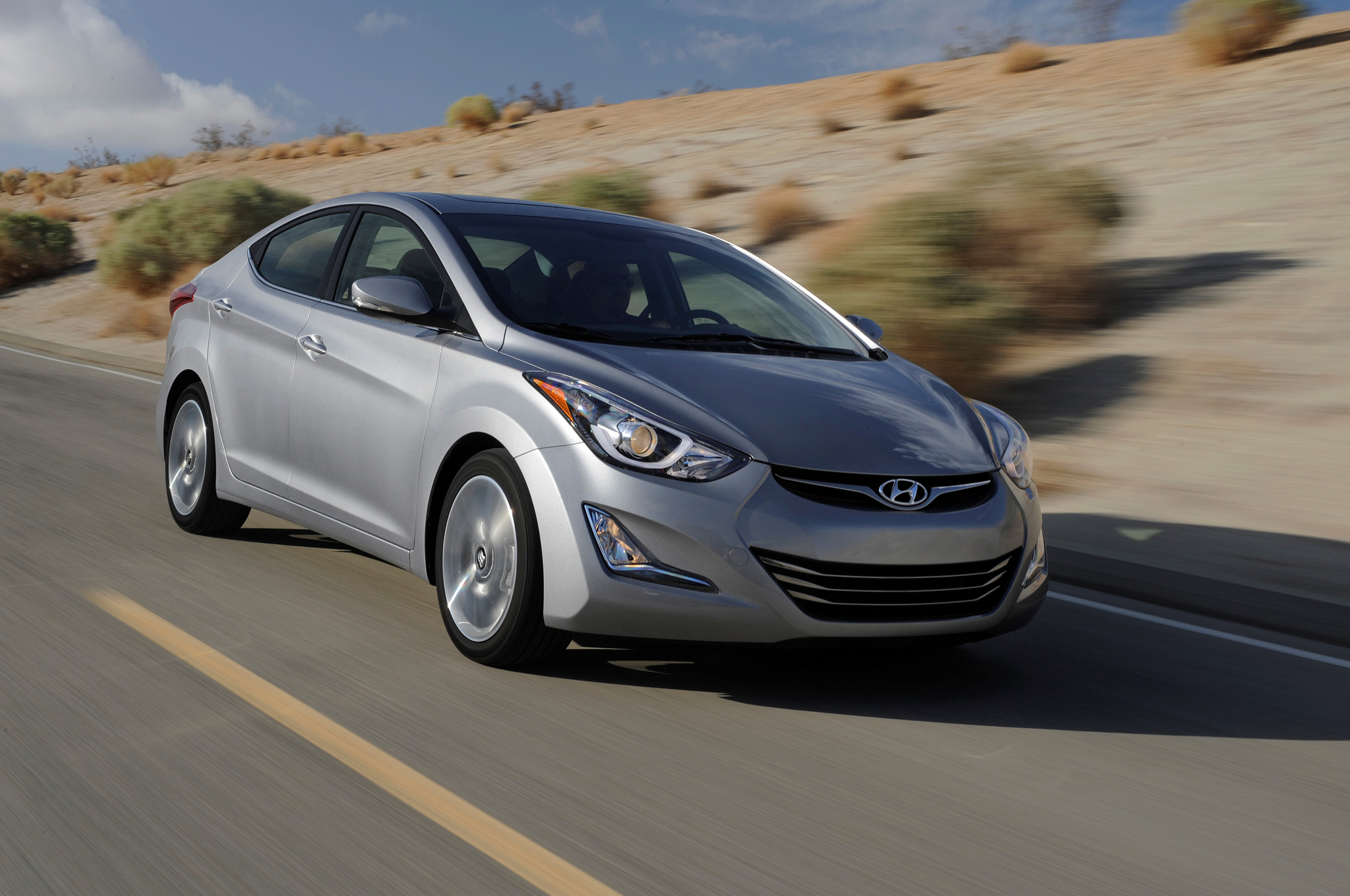 HYUNDAI ELANTRA