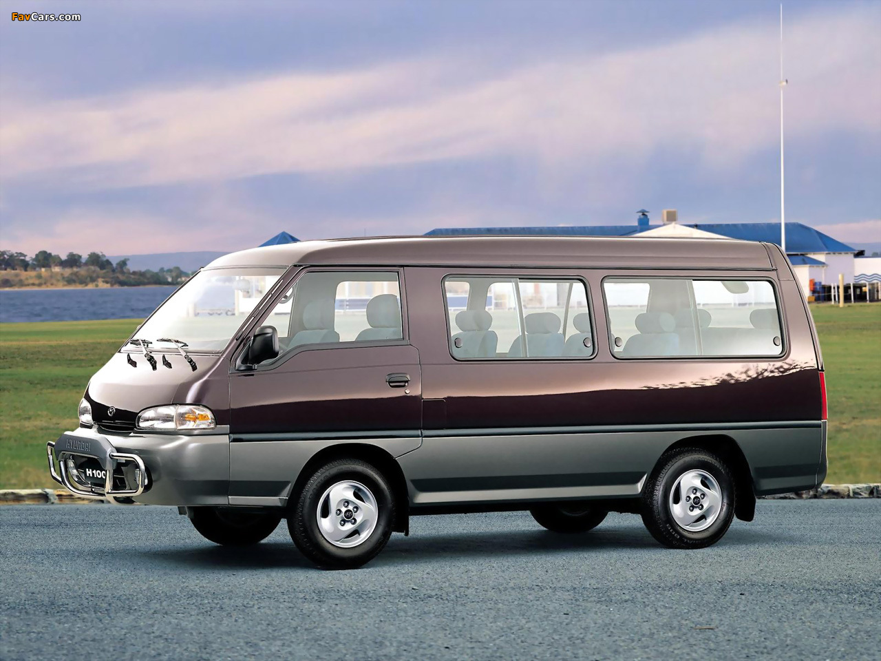 HYUNDAI H100 GRAND SALOON