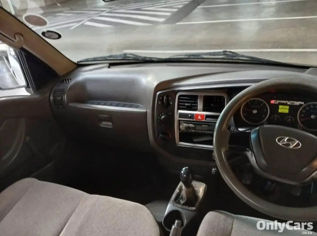 HYUNDAI H100 GRAND SALOON