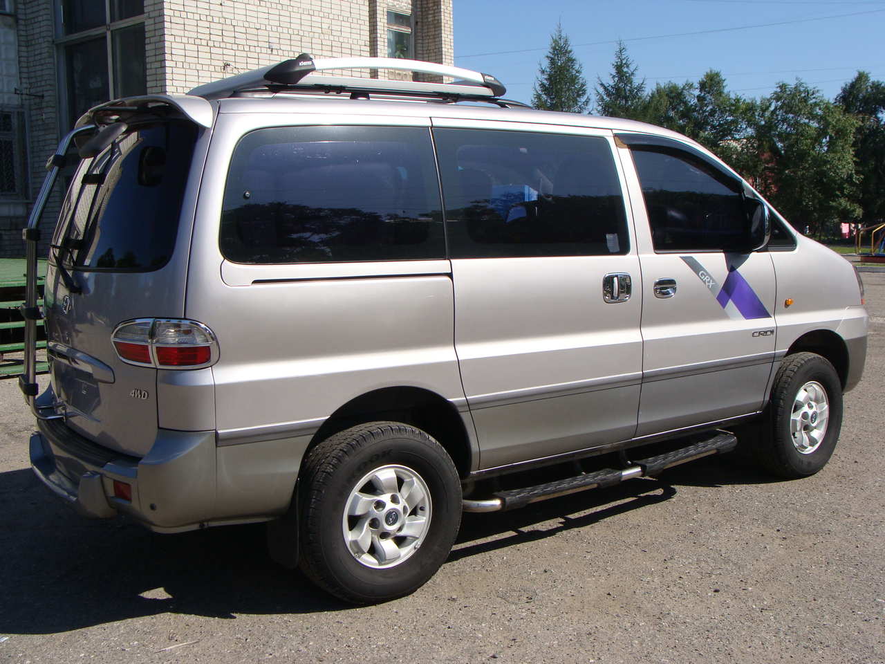 HYUNDAI STAREX