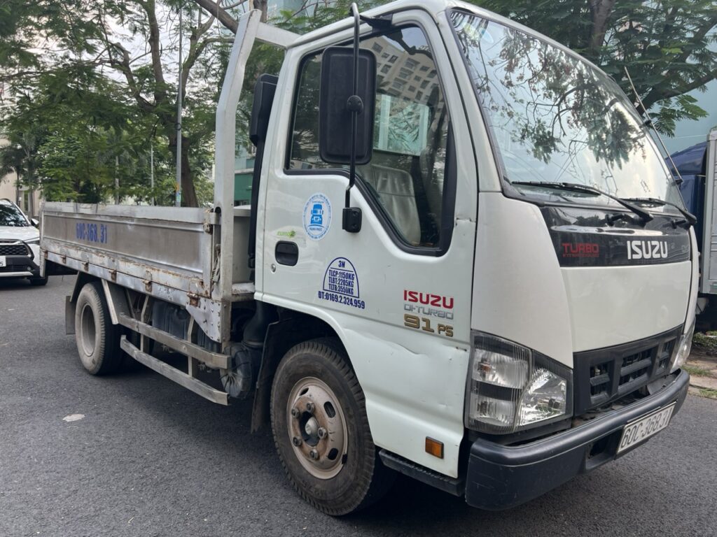 ISUZU QKR55L-HH5AYVT