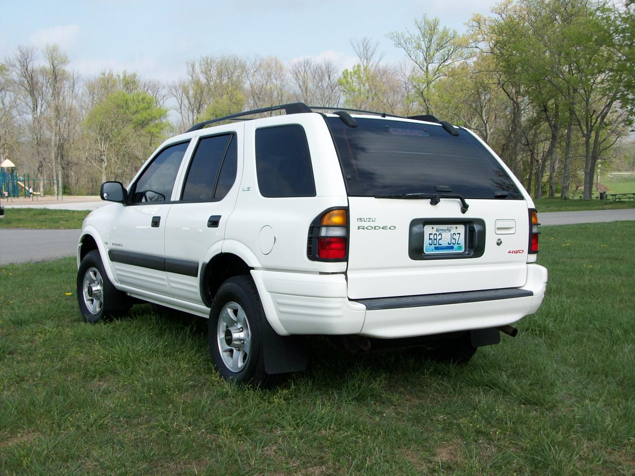 ISUZU RODEO LS