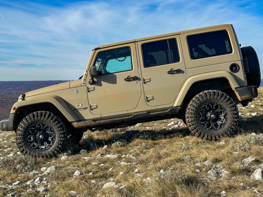 JEEP WRANGLER JK UNLIMITED SAHARA