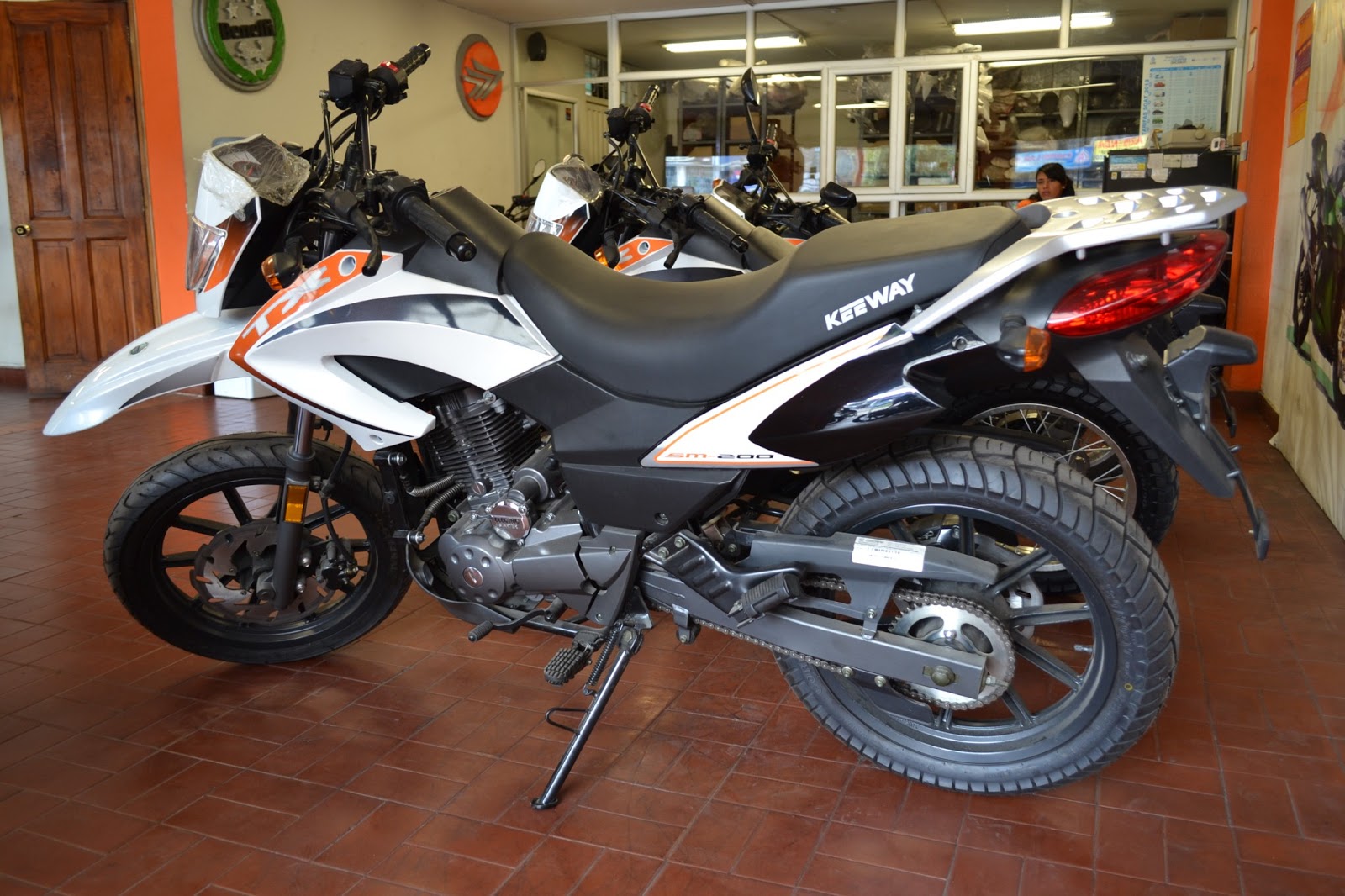 KEEWAY TX200SM