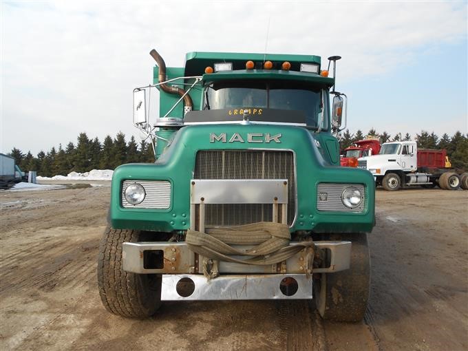 MACK DM 686 S