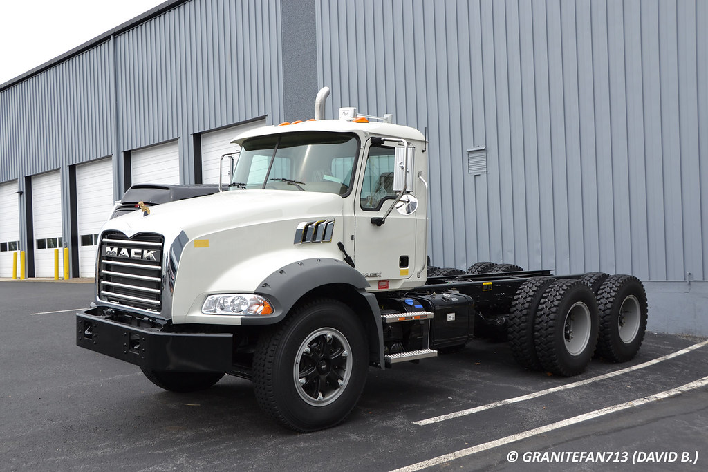 MACK GU813E