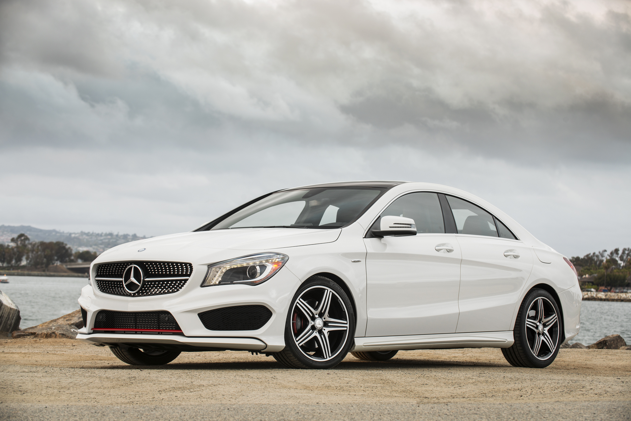 MERCEDES BENZ CLA