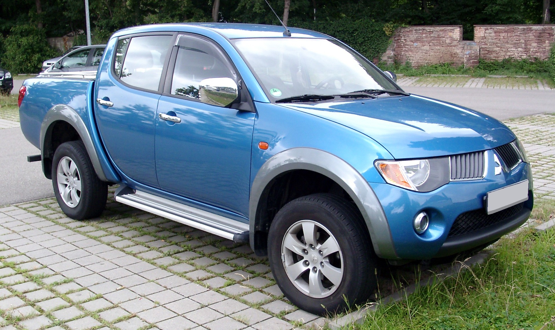 MITSUBISH L200 APORTERO GLS TDI D5