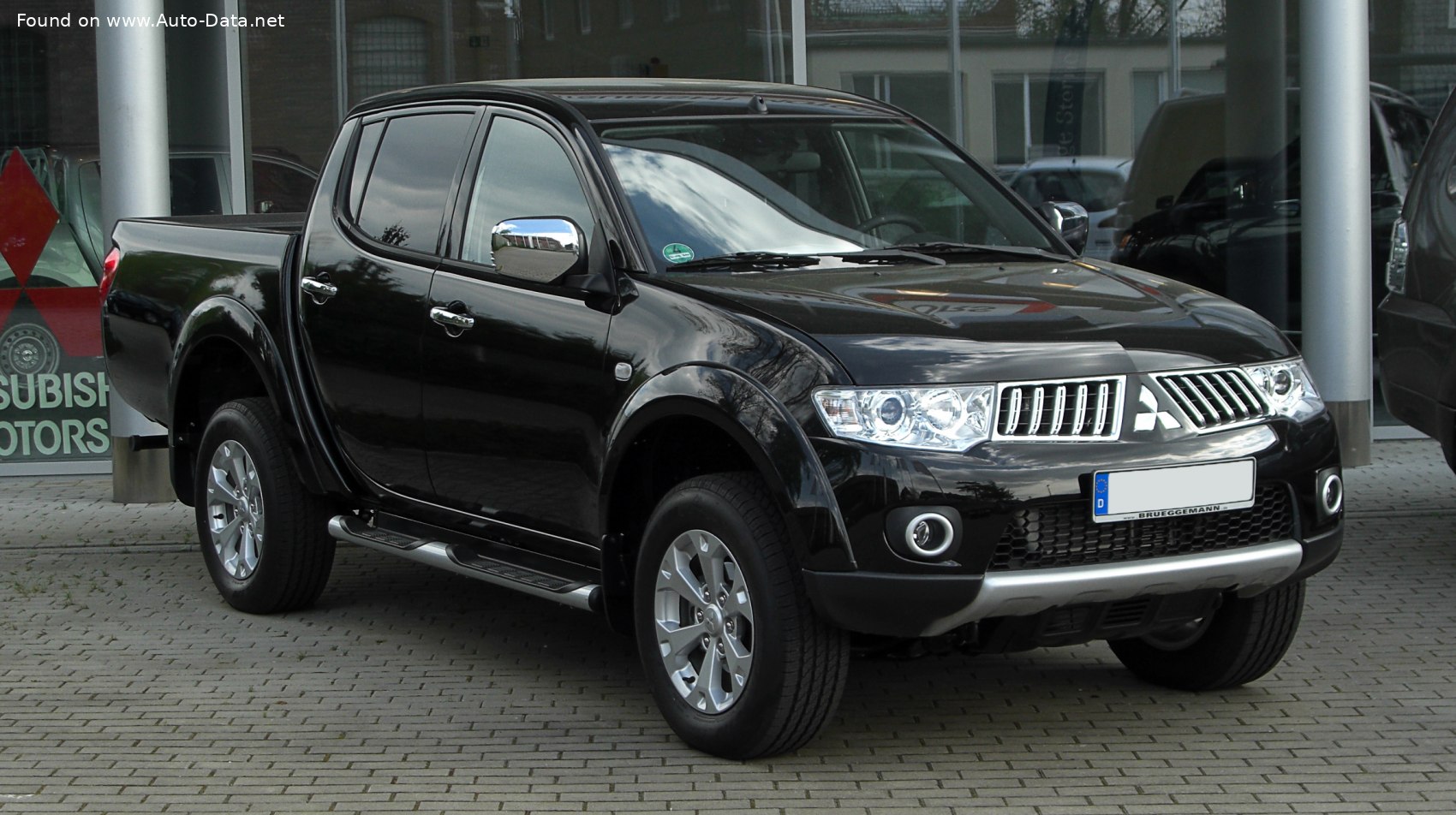 MITSUBISHI L200