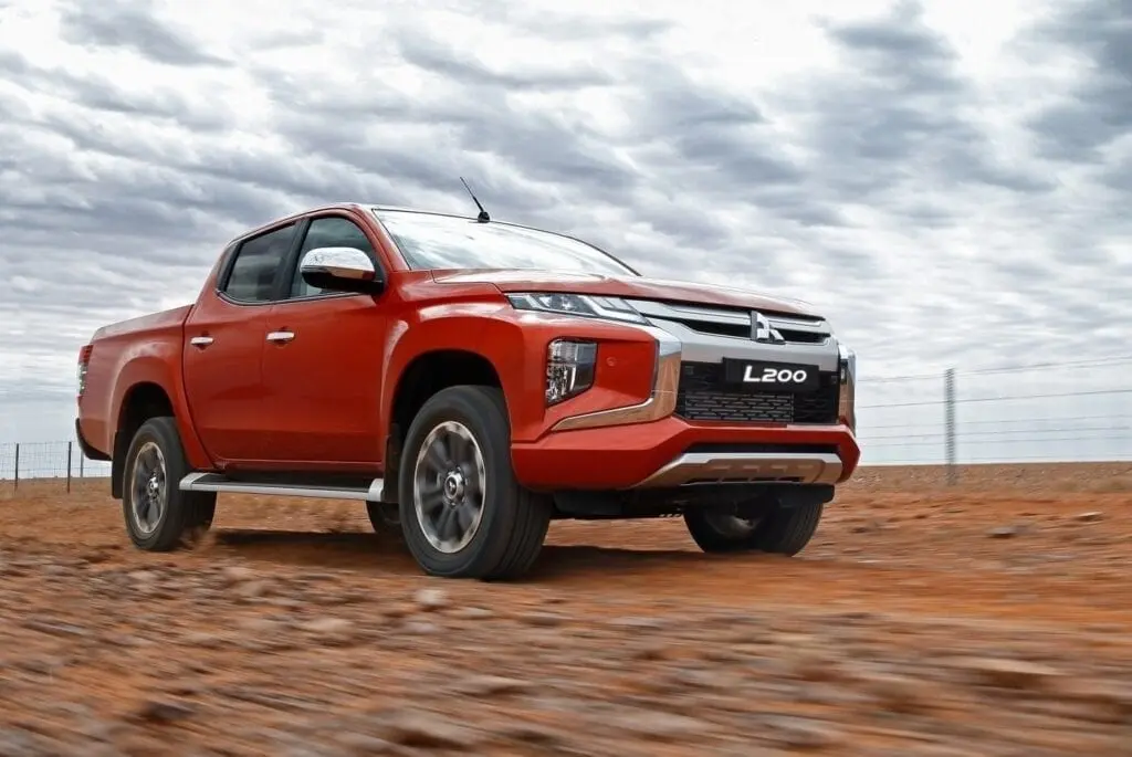 MITSUBISHI L200