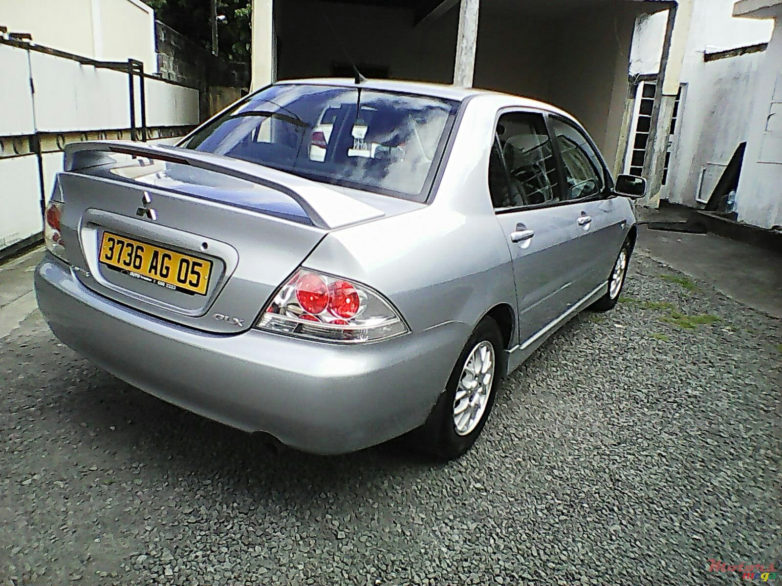 MITSUBISHI LANCER GLX
