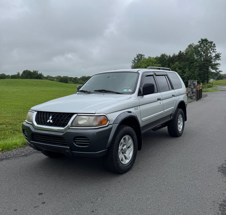 MITSUBISHI MONTERO