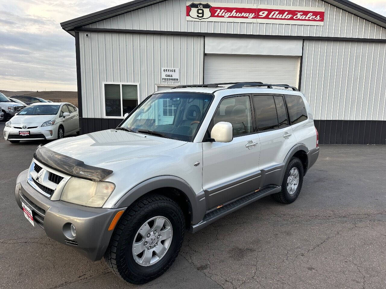 MITSUBISHI MONTERO LIMITED