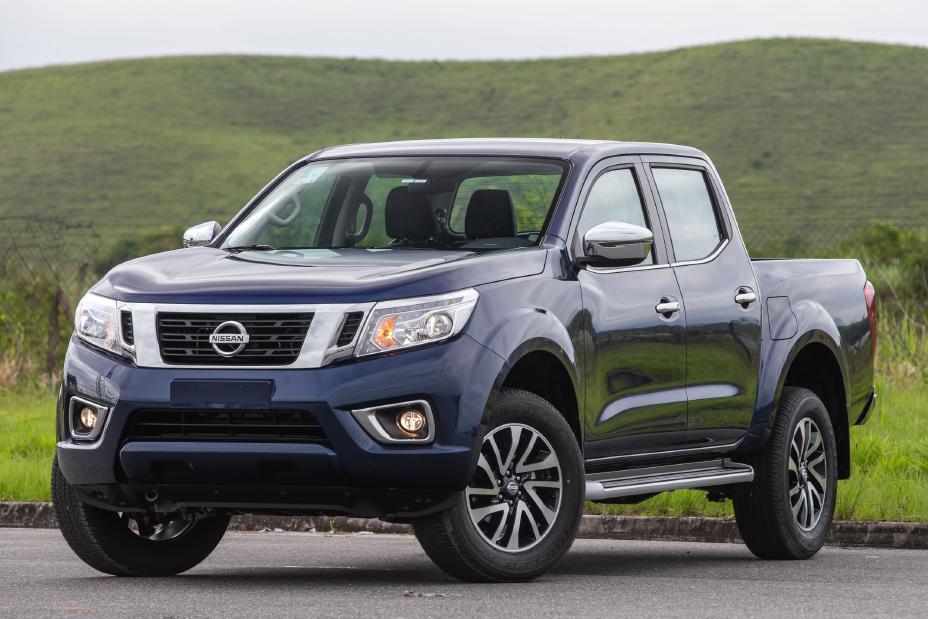 NISSAN FRONTIER XE
