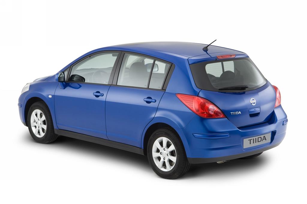 NISSAN TIIDA