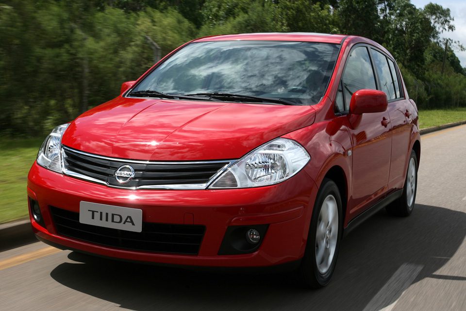 NISSAN TIIDA