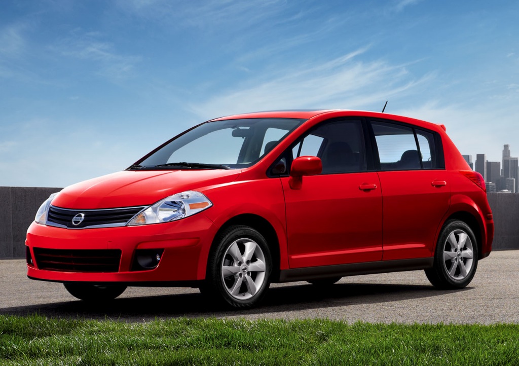 NISSAN TIIDA