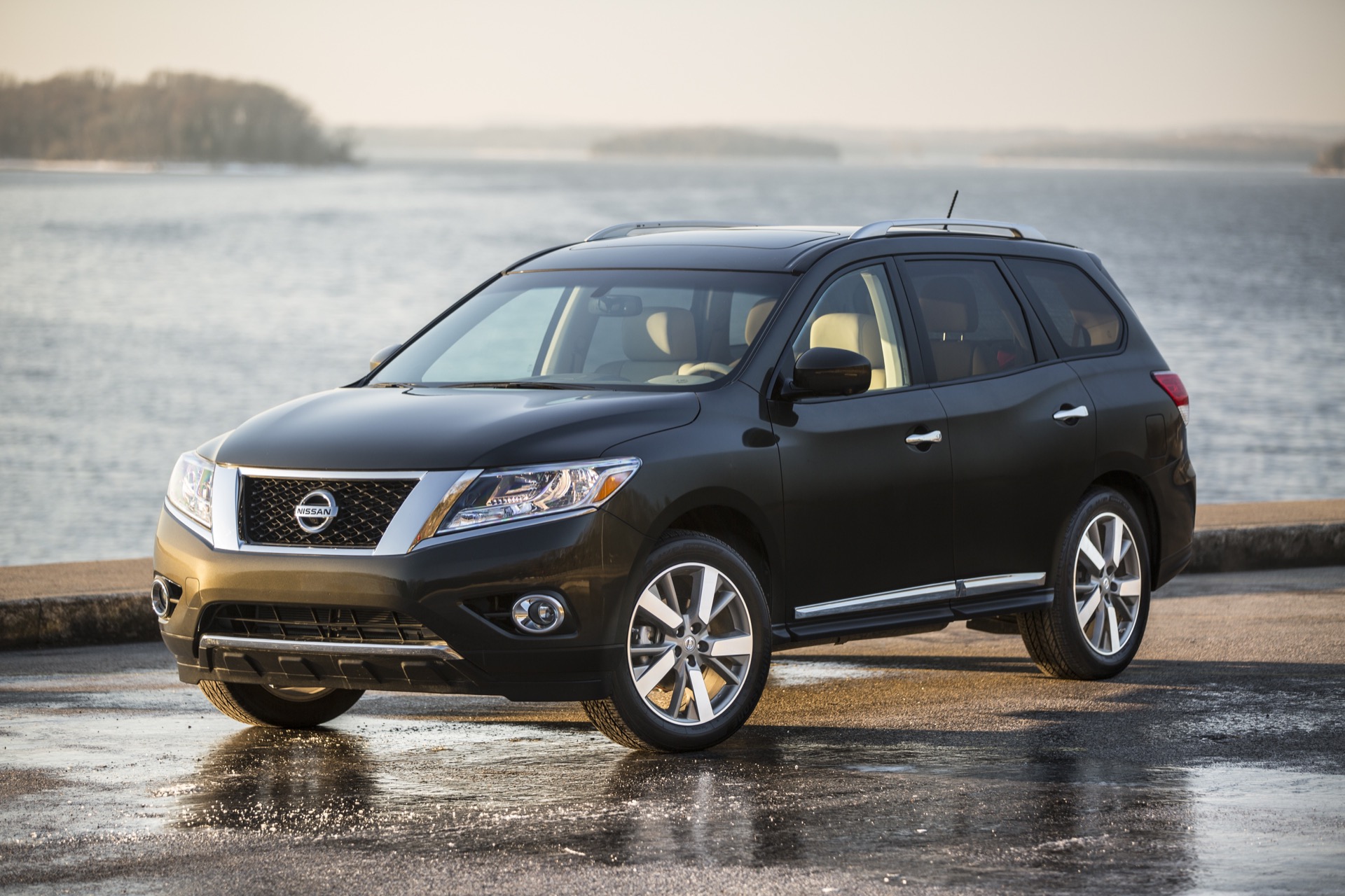 NISSAN UVL4LGRE26KWA-FEBE