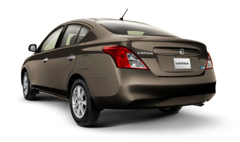 NISSAN VERSA