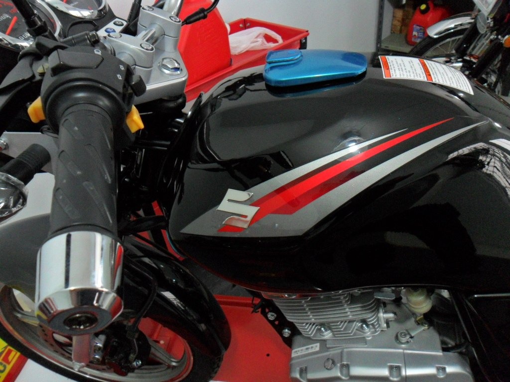 SUZUKI EN125-2A