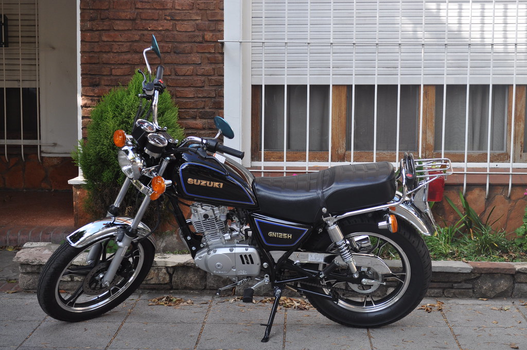 SUZUKI GN125H