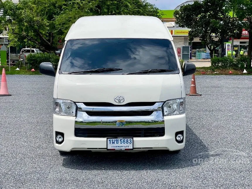 TOYOTA HIACE