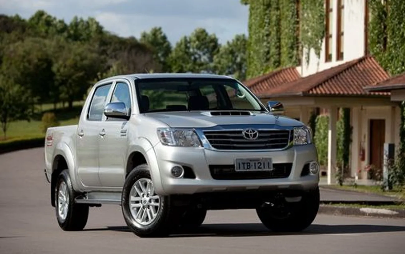 TOYOTA HILUX SR