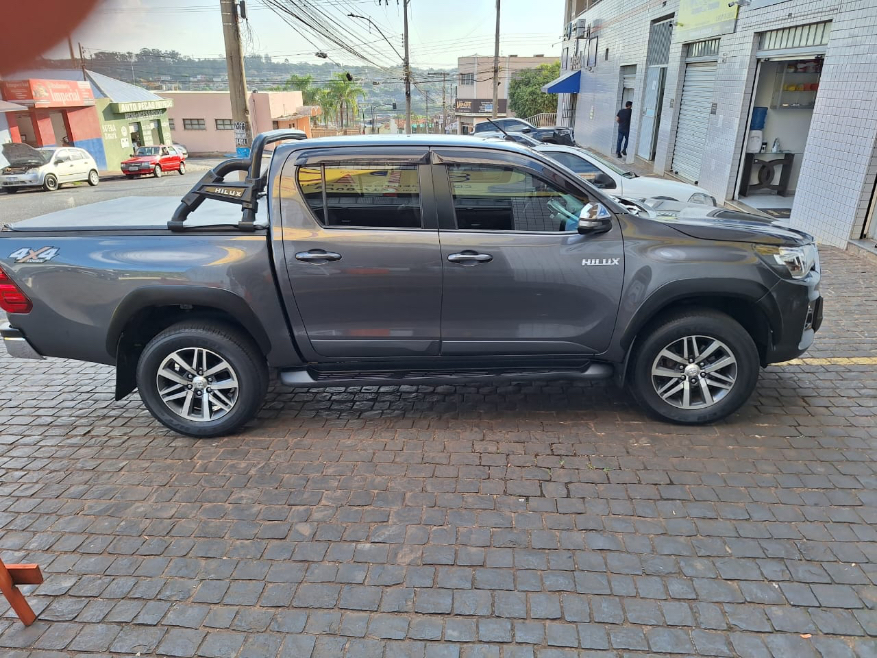 TOYOTA HILUX SRV