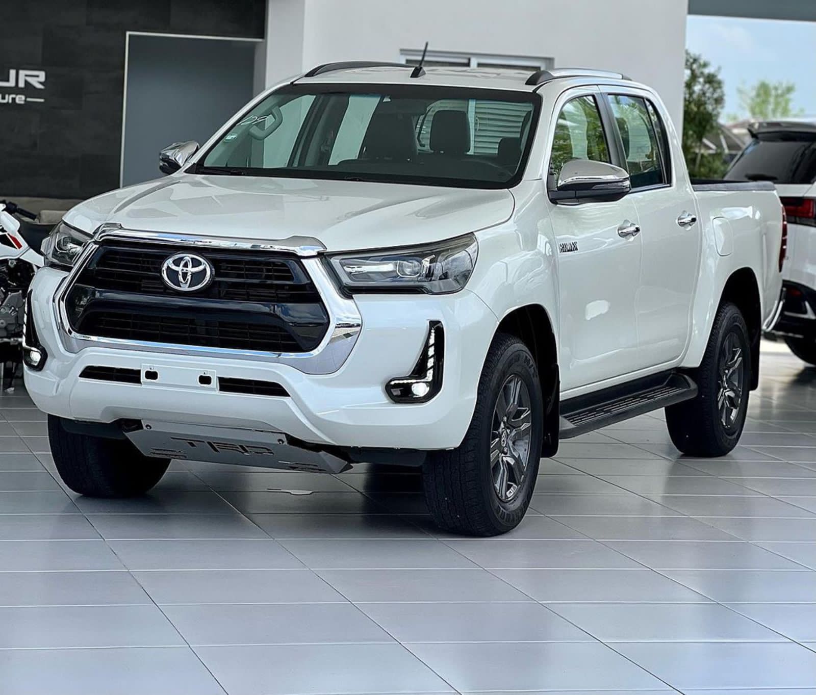 TOYOTA HILUX SRV