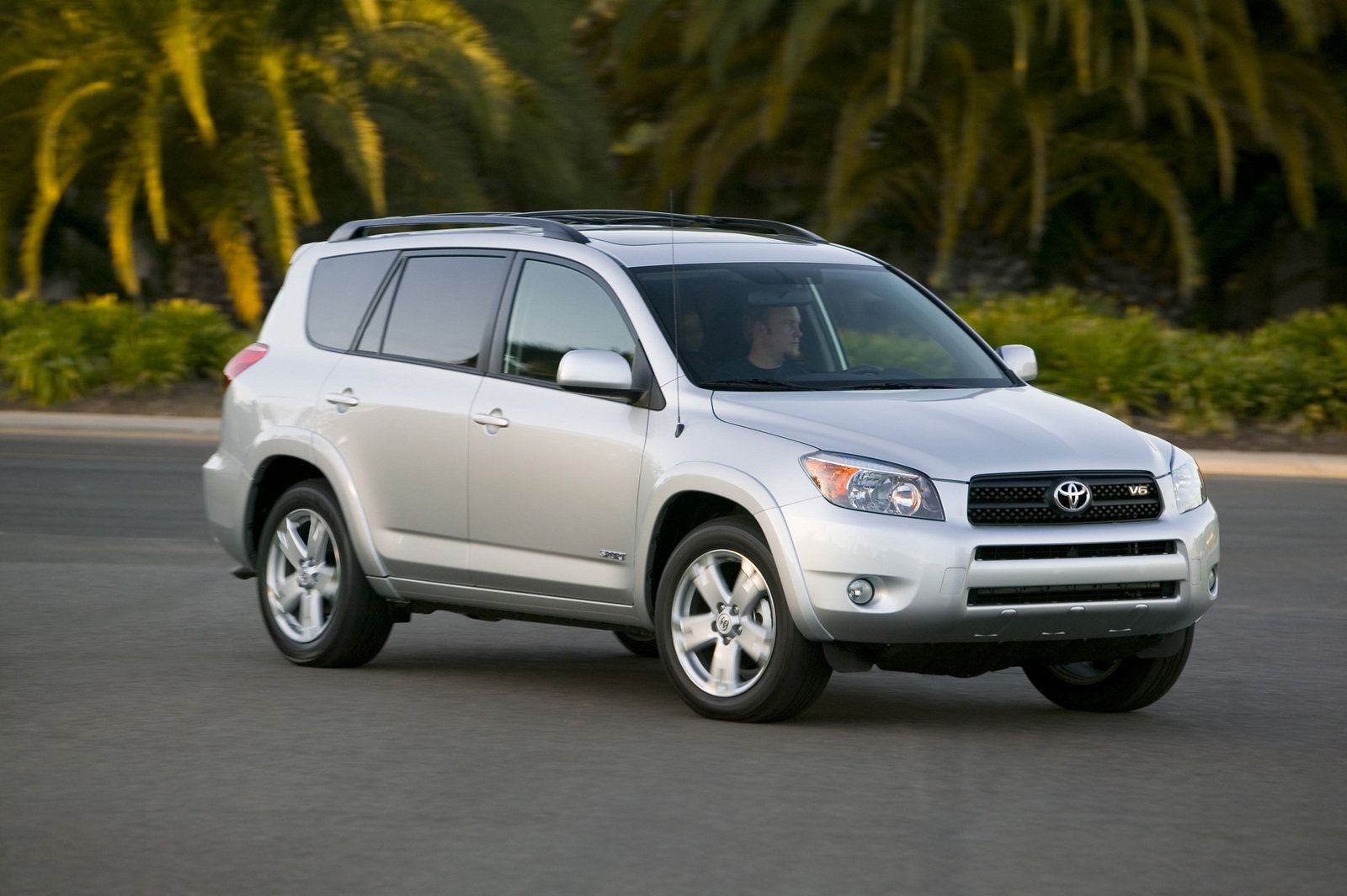 TOYOTA RAV 4