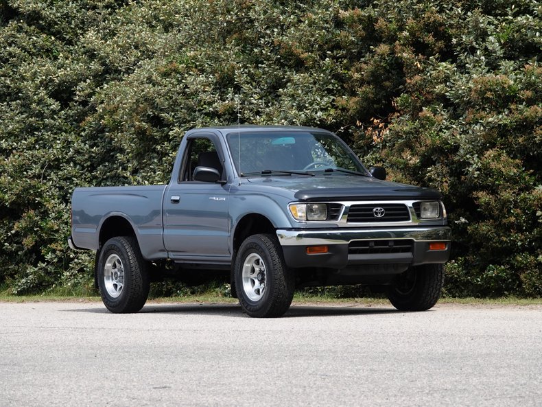TOYOTA TACOMA