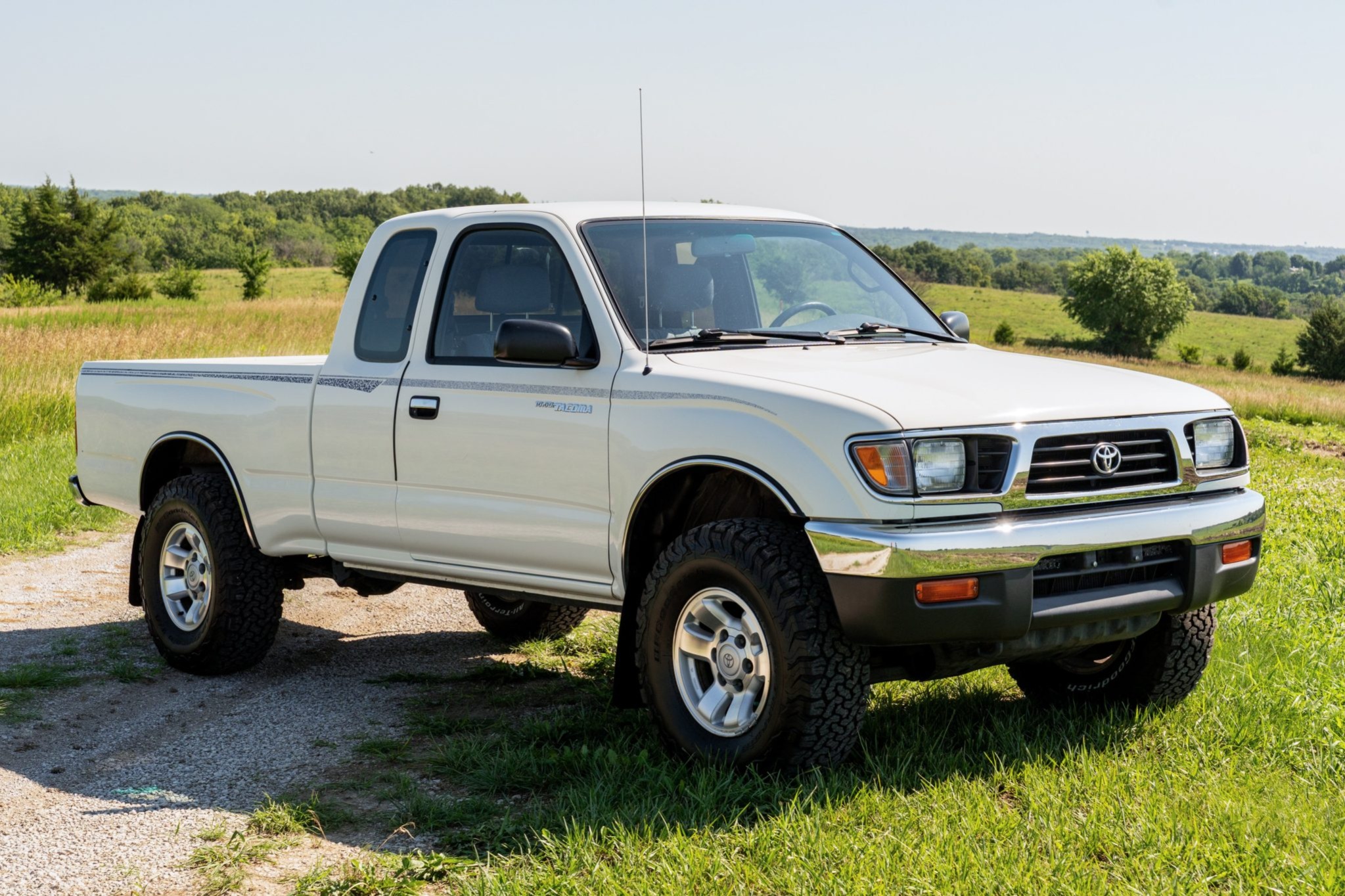 TOYOTA TACOMA LX