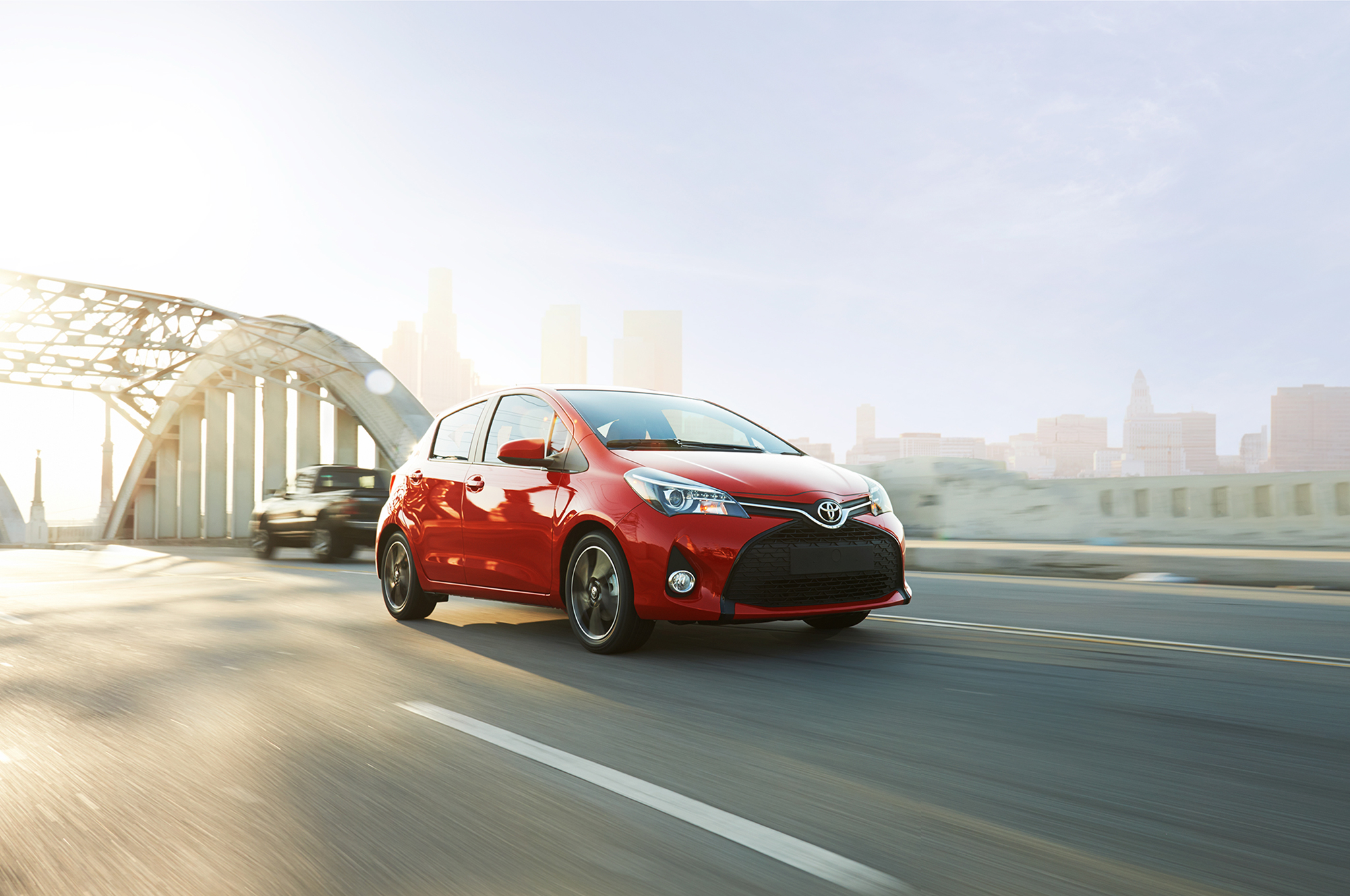 TOYOTA YARIS E
